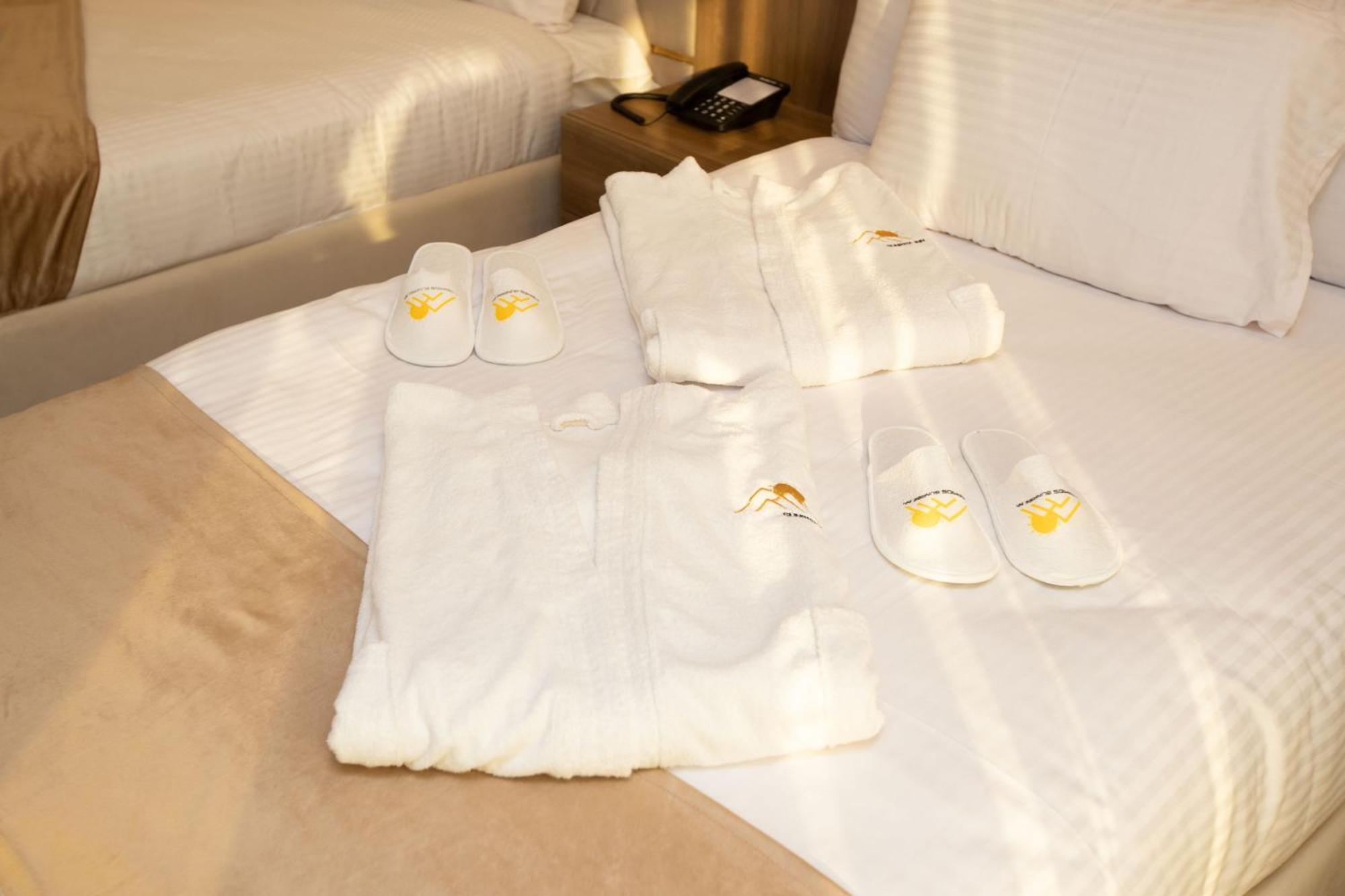 Golden Palm Sunrise Inn Kafrat al Jabal Bagian luar foto