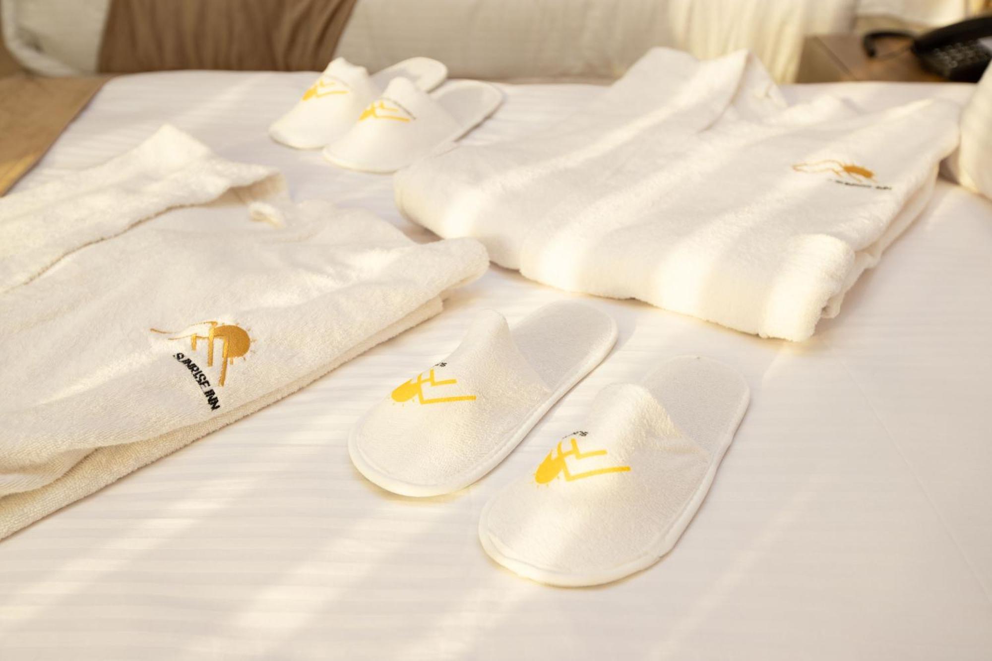 Golden Palm Sunrise Inn Kafrat al Jabal Bagian luar foto